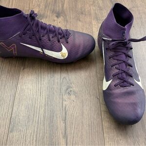 Nike Purple and White Women's Athletic Cleats